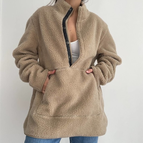 Nike Sweaters - NWT Nike Yoga sherpa fleece pullover sweater in beige